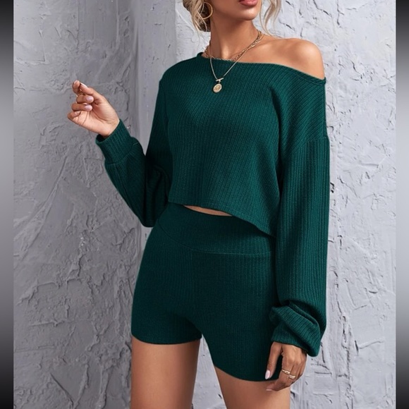 Comfy Rib knit Asymmetrical Neck Crop Top Wide Waist Short Set Green - Picture 3 of 15